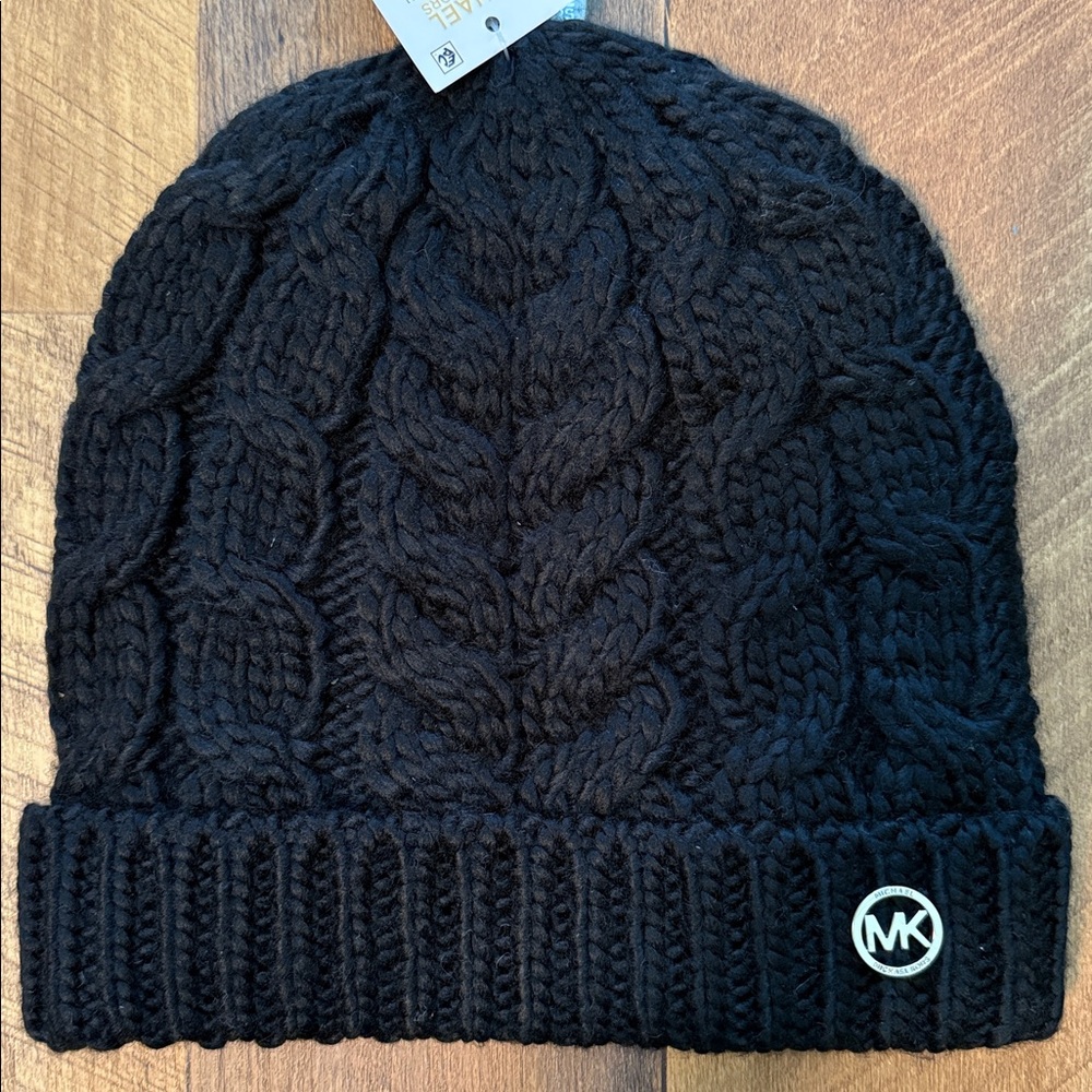 MICHAEL Michael Kors Black Moving Cables Knit Hat